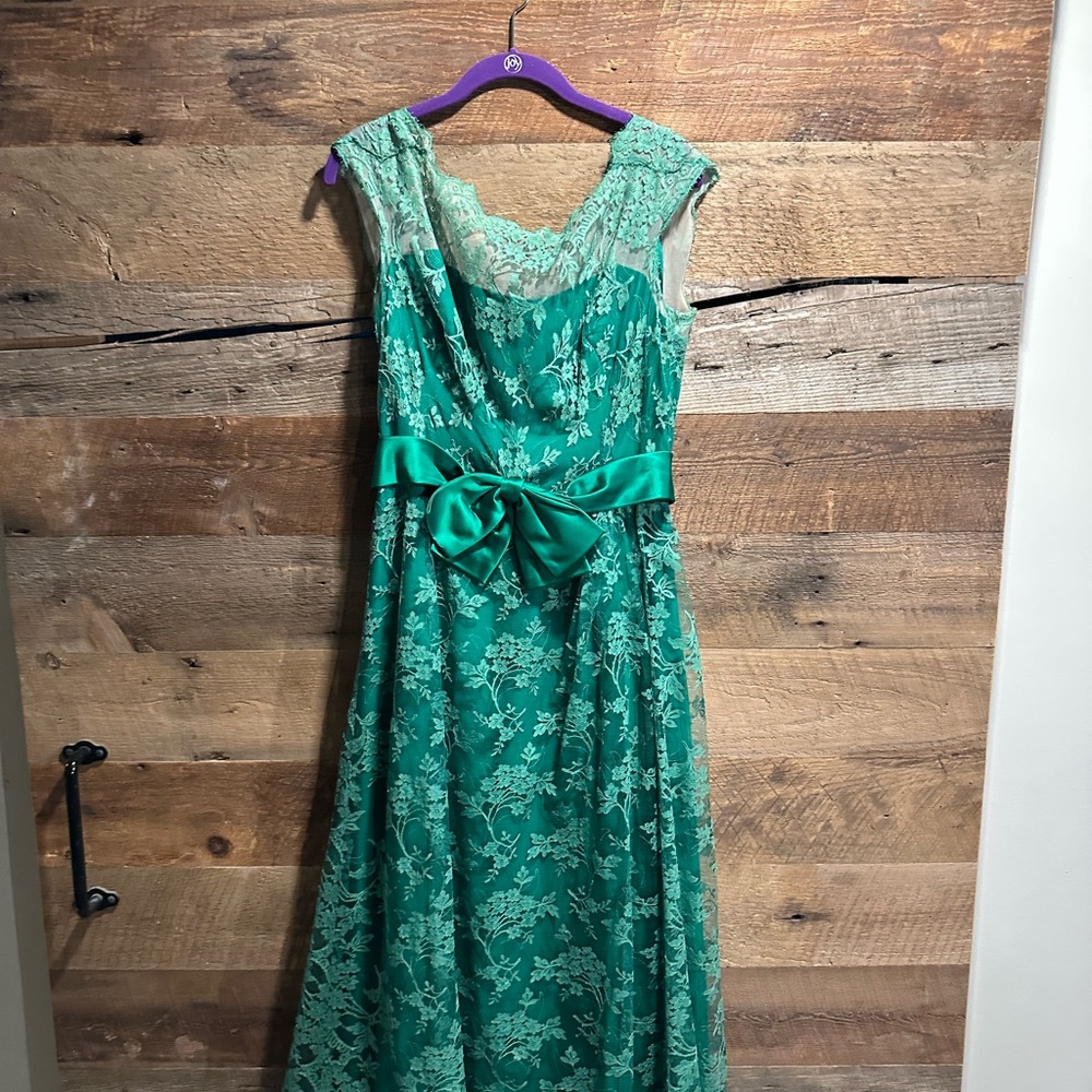 Vintage 1960s Malcolm Starr Chantilly Lace Emerald Green Maxi Dress - Picture 4 of 6